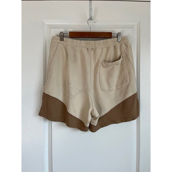 Shorts - Picture 2 of 3